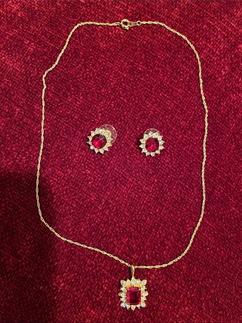 Vintage Ruby Red Rhinestone Jewelry Set, Gold Tone Necklace & Matching Earrings
